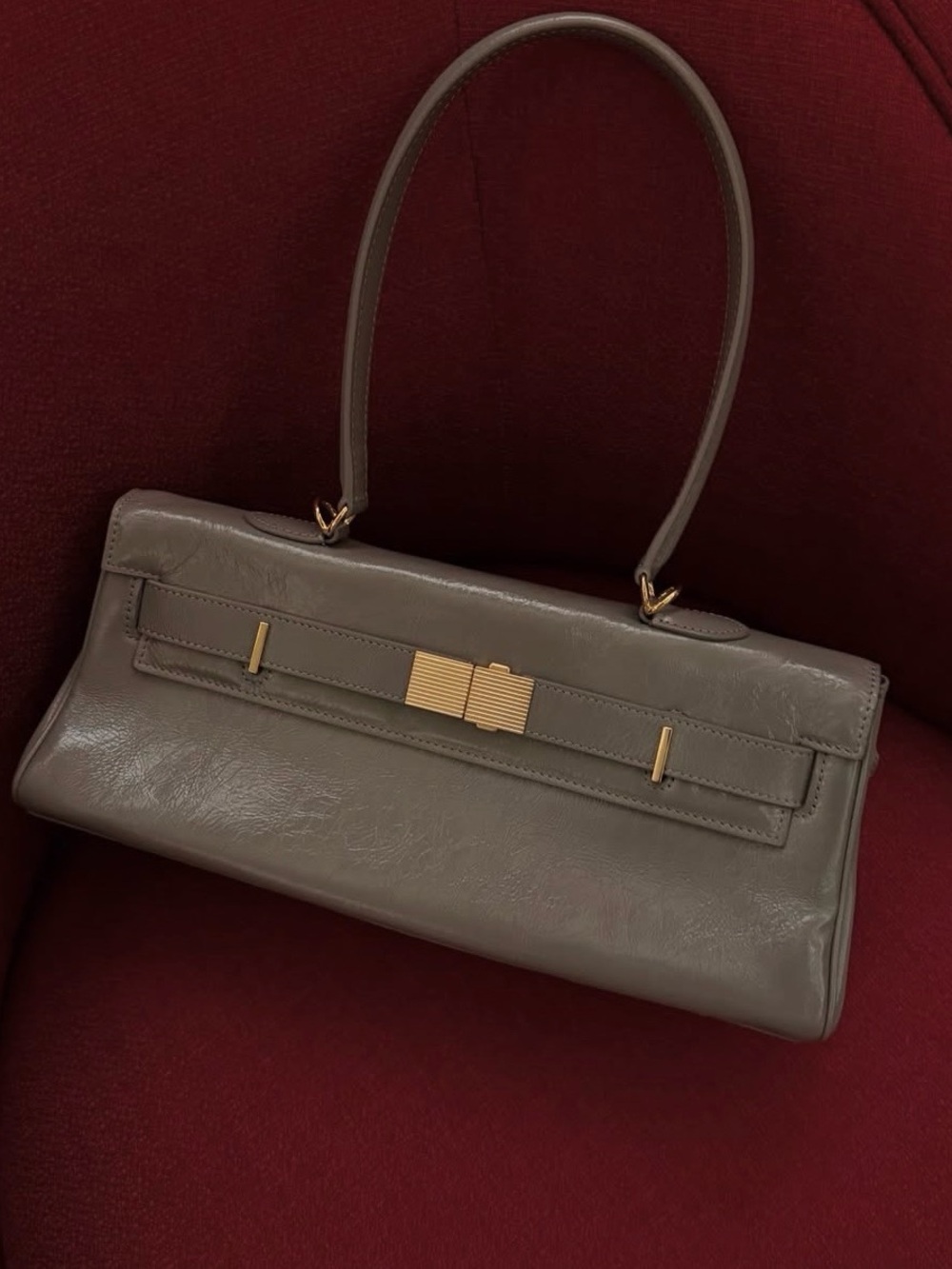 Amyshehab grey shoulder bag